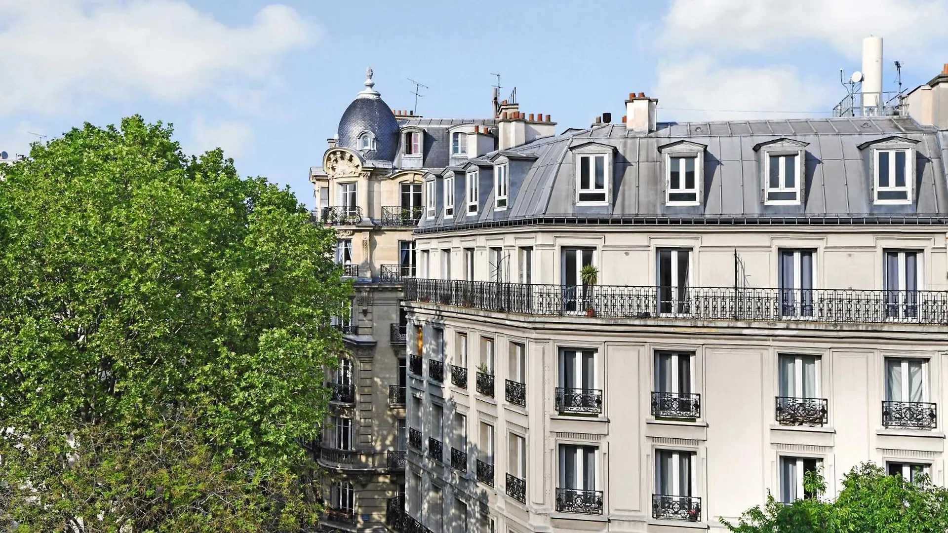 Modern Studio Near Gare De L Est Paris France